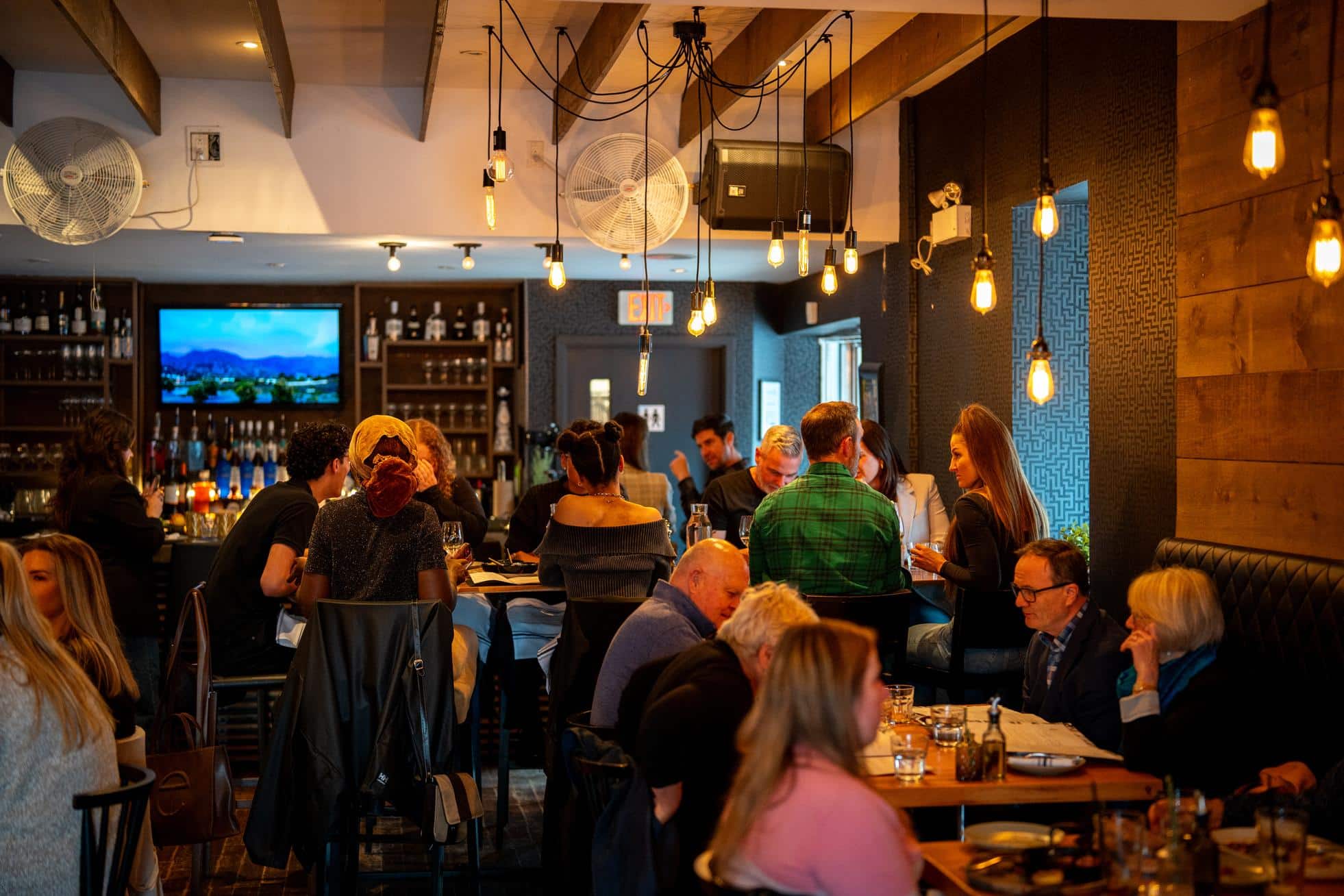A busy restaurant